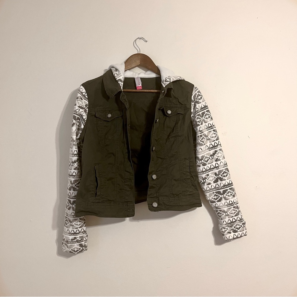 Women’s No Boundaries Green Jacket Size Large